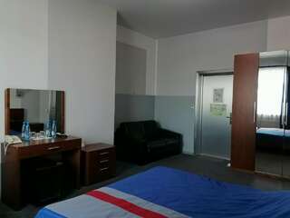 Гостиница Паддок Курган Люкс с сауной-2