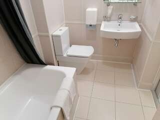 Гостиница Паддок Курган Семейный люкс-10