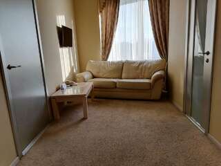 Гостиница Паддок Курган Семейный люкс-6